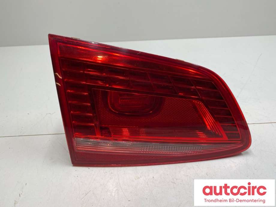 Baklykt venstre indre til VW Passat 2011-2015 (B7) (B7) (3AF 945 307 E|)