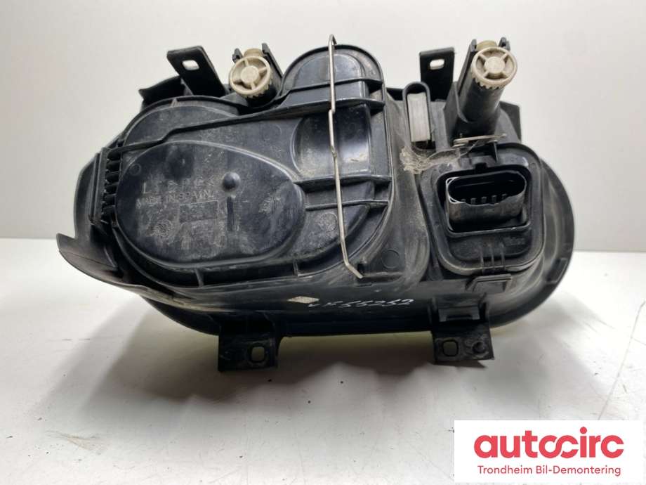 Frontlykt venstre halogen til VW Golf IV 1998-2003 (1J1 941 017 B|1J1 941 017 F|)