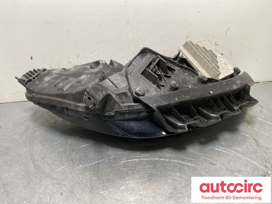 Frontlykt venstre full-LED til Tesla Model 3 2018-2023 (Fase 1)  (1077375-30-B|1077375-00-C|1077375-50-B)