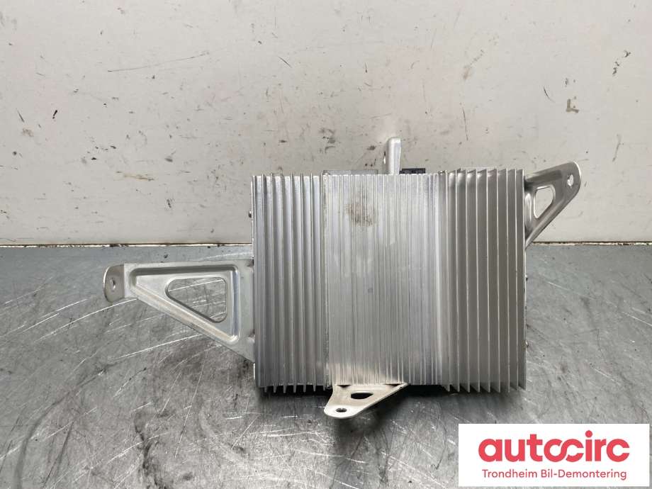 Bilstereo forsterker til Tesla Model 3 2018-2023 (Fase 1)  (1079748-00-E|1079748-00-F|)