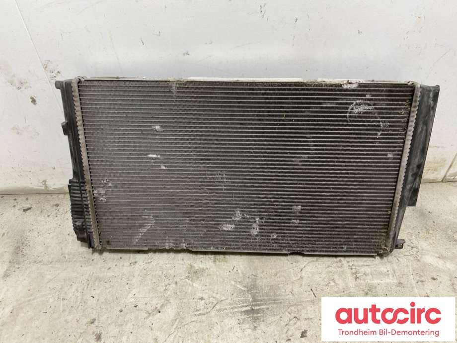 Radiator (automat gir) til BMW 4-Serie 2013-2020 (F32/F33/F36) (F32/F33/F36) (17 11 8 678 027|)