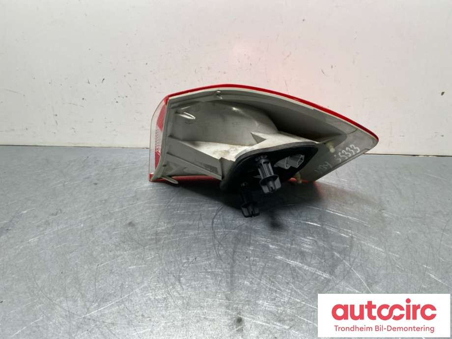 Baklykt venstre ytre til Ford Kuga 2008-2012 (Type I)  (1710612|8V41-13405-CH|)