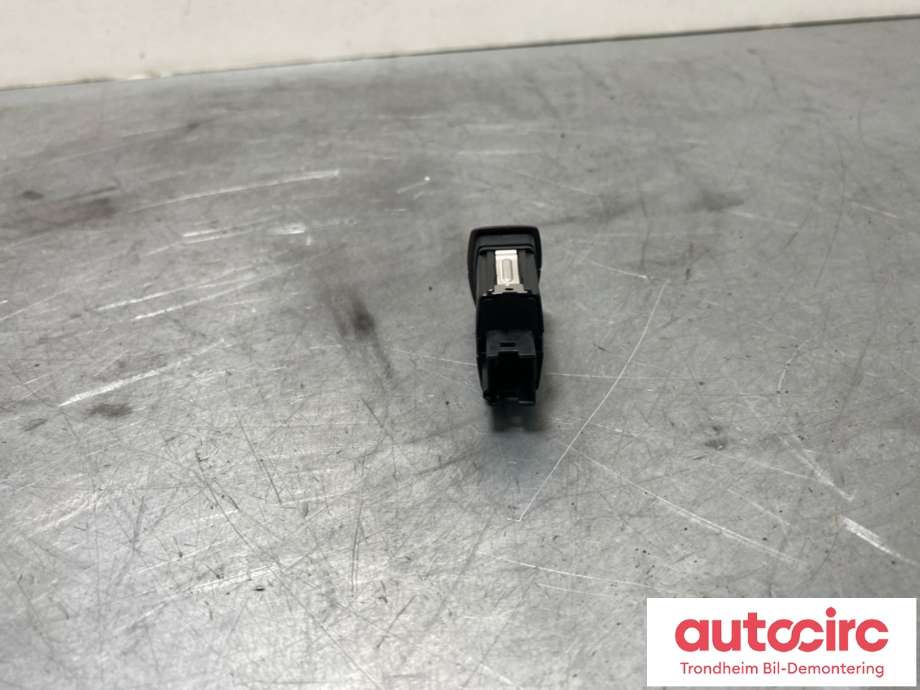 Bryter nødblink til BMW 4-Serie 2013-2020 (F32/F33/F36) (F32/F33/F36) (9231786|)