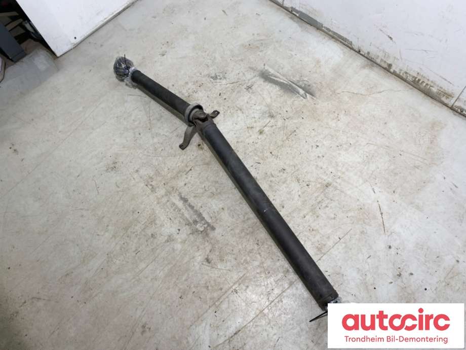 Mellomaksel til Audi S6 1999-2003  (4B0 521 106 F|)
