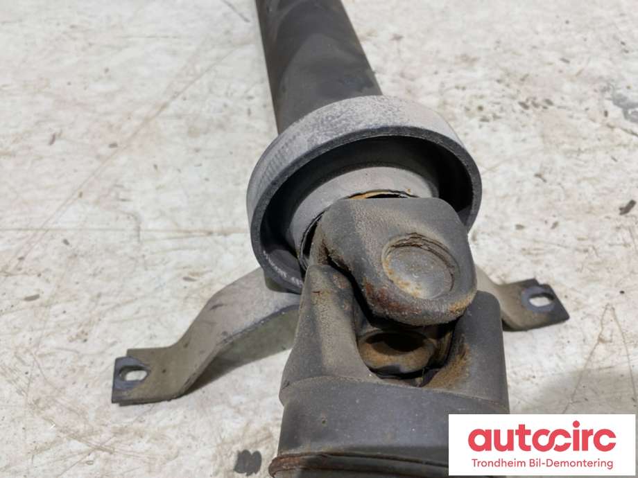 Mellomaksel til Audi S6 1999-2003  (4B0 521 106 F|)