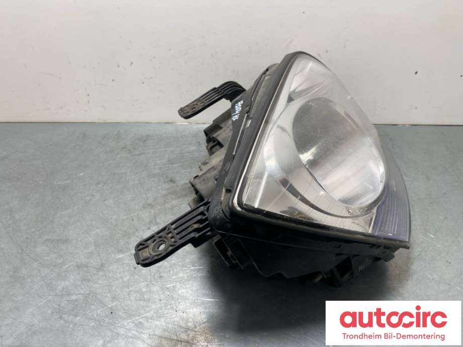 Frontlykt høyre halogen til Opel Antara 2007-2013  (96627136|)