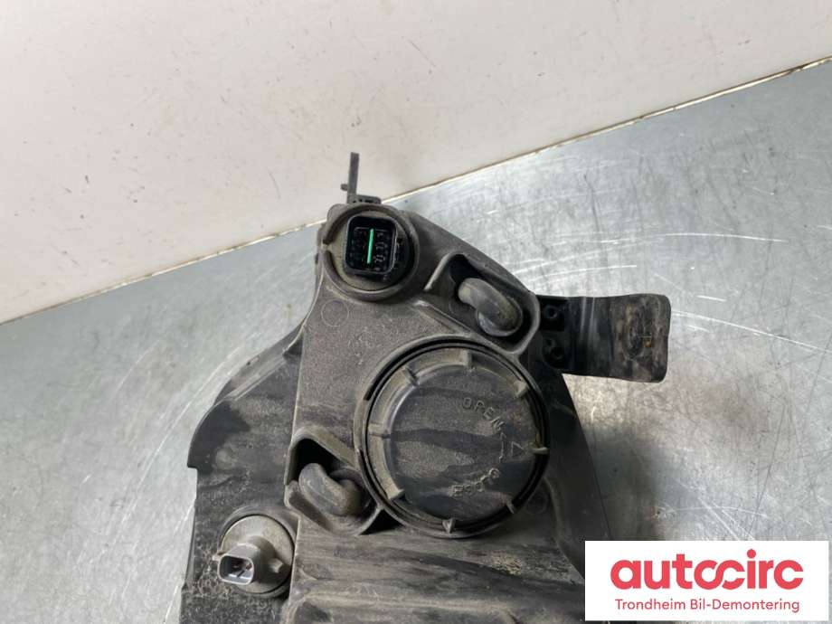 Frontlykt høyre halogen til Opel Antara 2007-2013  (96627136|)