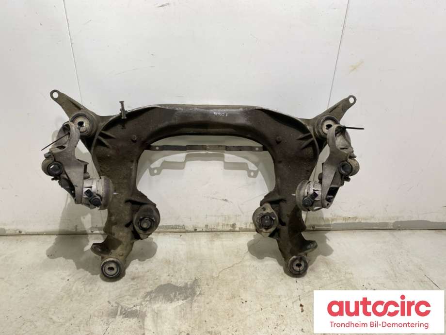 Travers foran hoved til Audi S6, 1999-2003 (4B3 399 313 C)