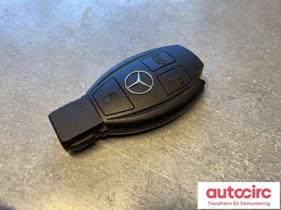 Nøkkel til Mercedes Vito 2014-->> (W447) (W447) (A 447 905 82 03|)