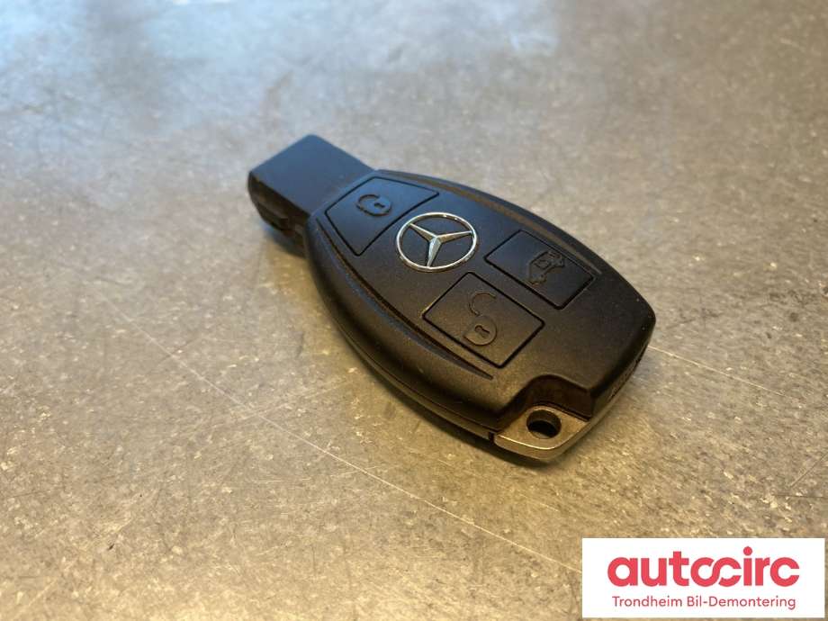Nøkkel til Mercedes Vito 2014-->> (W447) (W447) (A 447 905 82 03|)