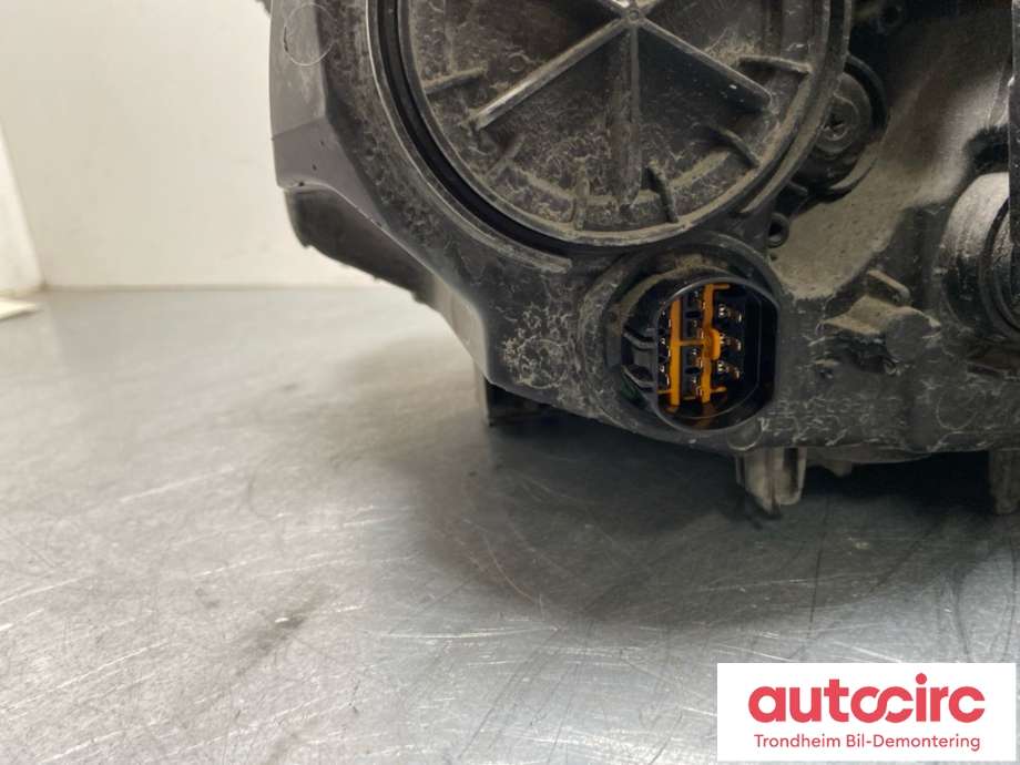 Frontlykt høyre halogen til Kia Soul 2014-2019 (Type II) (92102E40101D|)