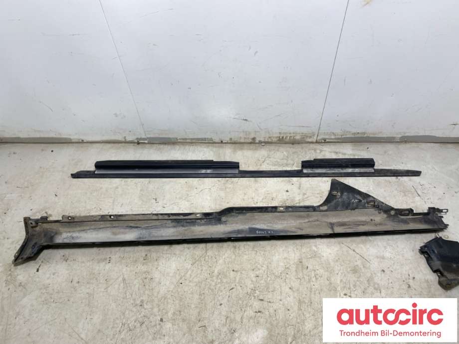 Kanalskjørt høyre til Audi S6 1999-2003 (4B3 853 860|)