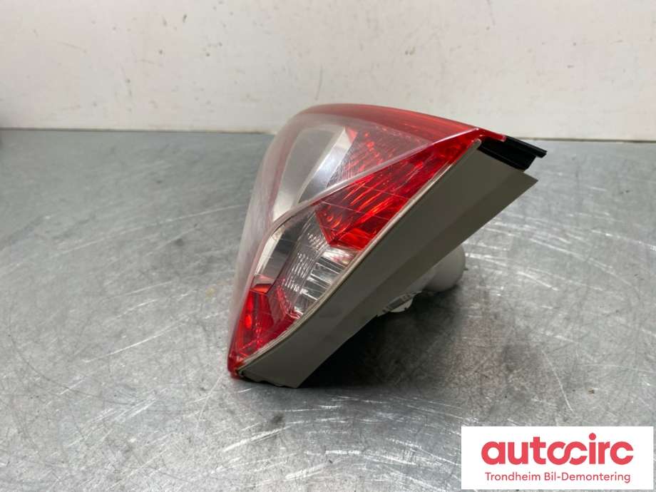 Baklykt høyre indre til Ford Kuga 2008-2012 (Type I)  (1545446|8V41-13A602-AD|)