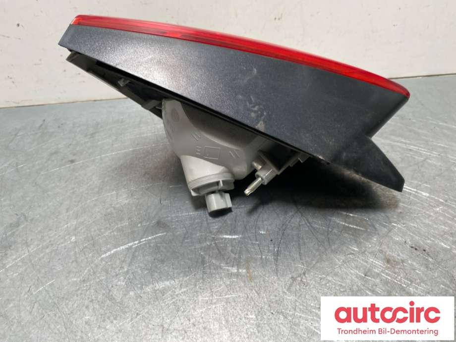 Baklykt høyre indre til Ford Kuga 2008-2012 (Type I)  (1545446|8V41-13A602-AD|)