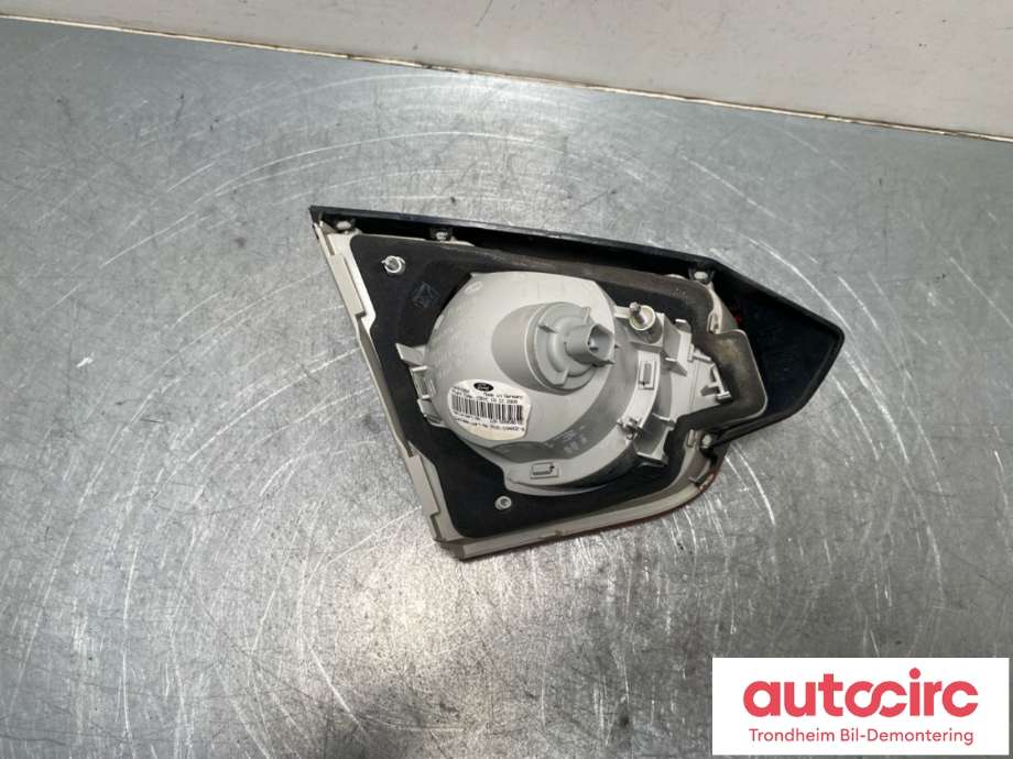 Baklykt høyre indre til Ford Kuga 2008-2012 (Type I)  (1545446|8V41-13A602-AD|)