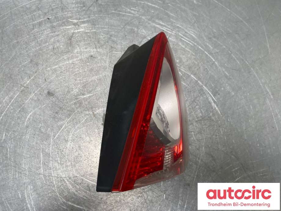 Baklykt venstre indre til Ford Kuga 2008-2012 (Type I) (1545445|8V41-13A603-AD|)