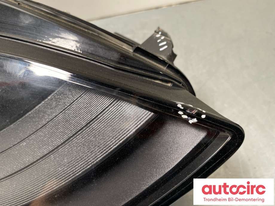 Frontlykt høyre full-LED til Tesla Model Y 2021-2024 (Type I)  (HELLA|1514953-10-D|)