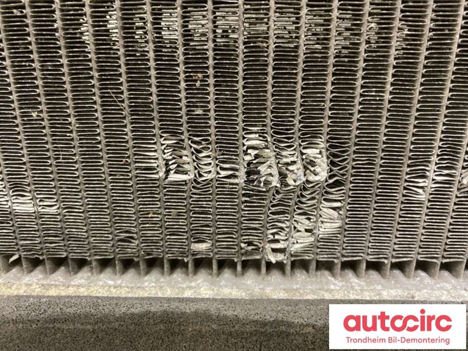 Radiator (manuell gir) til Subaru Forester 2002-2005 (Type II, Fase 1)  (45111SA020|)