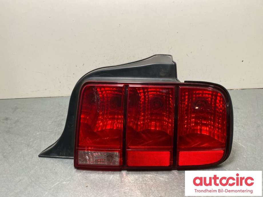 Baklykt høyre til Ford Mustang, 2005-2014 (6R3Z-13404-AB)