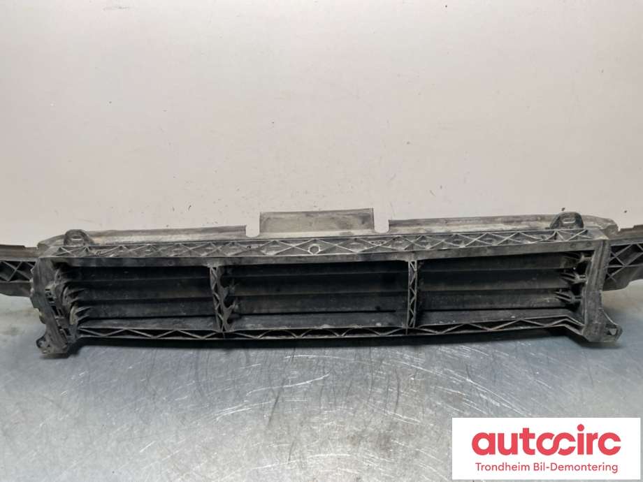 Frontplate nedre til Audi e-tron 2018-->> (4KE 121 223|)