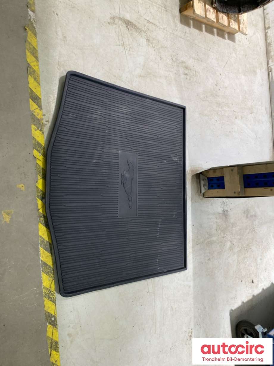 Bagasjerom teppe/gulvplate til Ford Mustang Mach-e 2020-->> (MJ8J-R045N20-AA3GAX|2465296|)