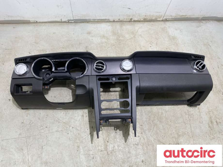 Dashbord til Ford Mustang, 2005-2014 (5R3Z6304320BAC)
