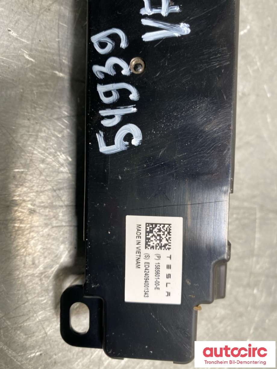 Antenne til Tesla Model Y 2024-->> (Type II)  (1585601-00-E|1585601-00-D|)