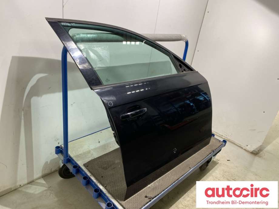 Dør høyre foran til Audi A4 2007-2014 (Type IV) (B8) (B8) (8K0 831 052 J|)