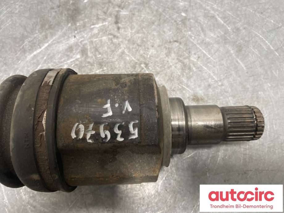 Drivaksel venstre foran, diesel/manuell til Mitsubishi Outlander 2010-2012 (Type II, Fase 2)  (3815A075|)