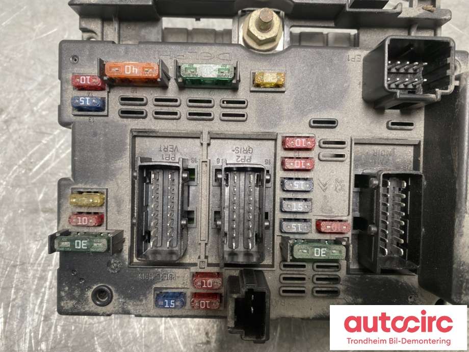 Sikringsboks motorrom til Peugeot 307 2001-2004 (Fase 1)  (6500 Y1|)