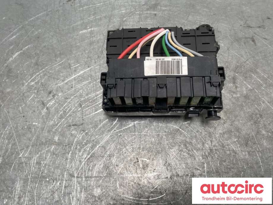 Sikringsboks motorrom til Peugeot 307 2001-2004 (Fase 1)  (6500 Y1|)