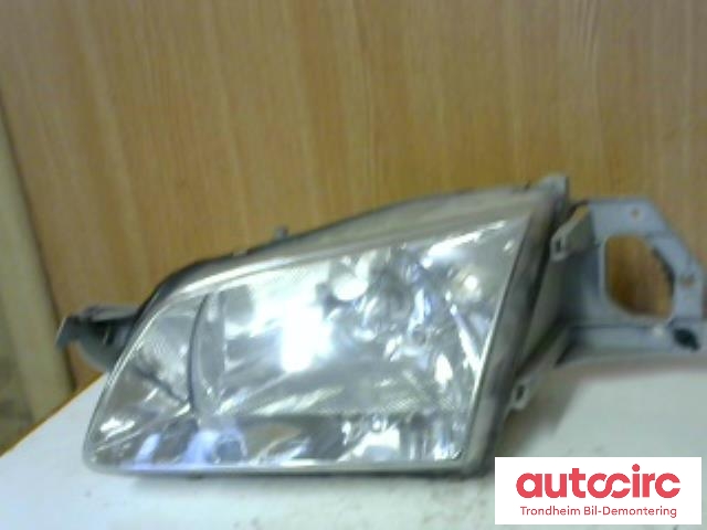 Frontlykt venstre halogen til Mazda 323 1998-2000 (Fase 1) (..|BJ1V51040B|BJ1V-51-040B|)