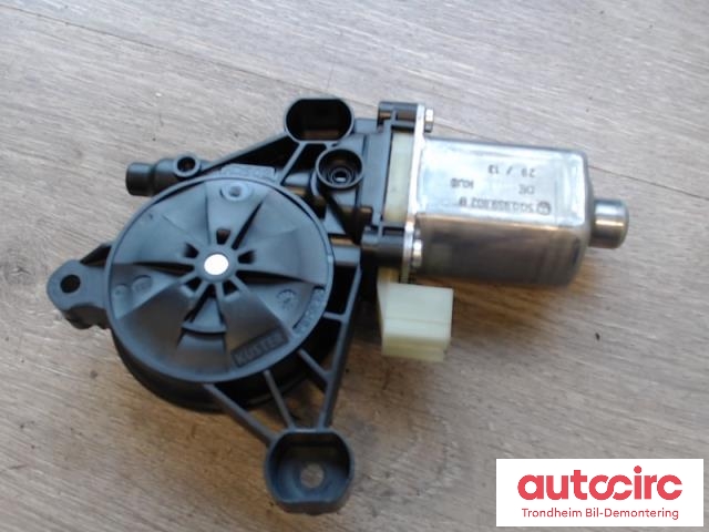 Ruteheis, kun motor, høyre foran til Škoda Octavia 2013-2016 (Type III, Fase 1)  (BOSCH|0130822716|5Q0959802B|)