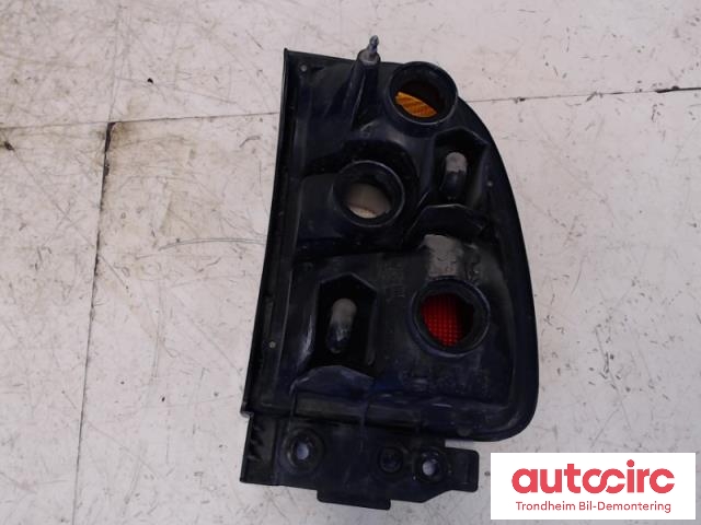 Baklykt venstre til Toyota RAV4 1994-2000 (Type I)  (..|8156042020|81560-42020|8156042010)