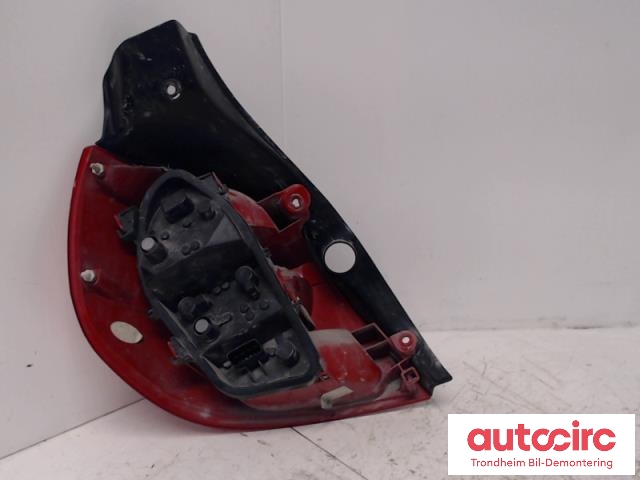 Baklykt høyre ytre til Renault Clio 2006-2009 (Type III, Fase 1)  (..|8200459960|)
