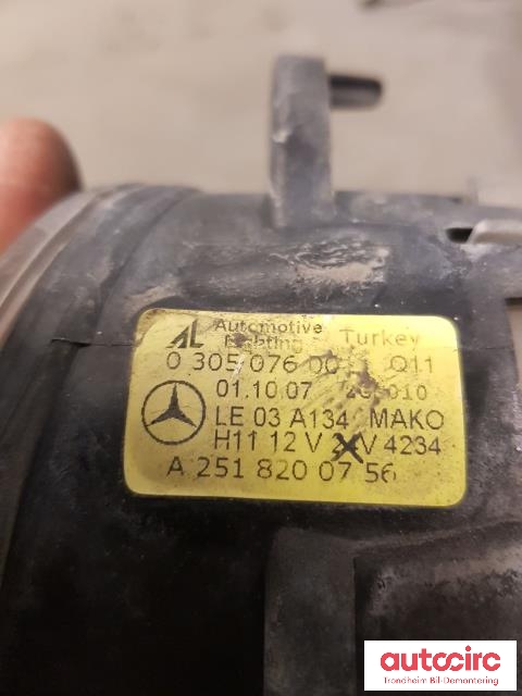 Tåkelykt venstre foran til Mercedes C-Klasse 2007-2011 (Fase 1) (W204) (W204) (AUTOMOTIVE LIGHTING|A2518200756|0305076001|A 251 820 07 56)