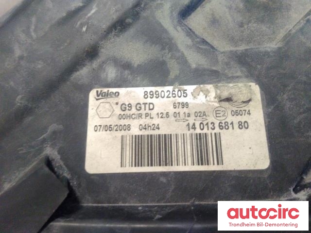Frontlykt venstre halogen til Citroën Jumpy 2007-2016 (Type II)  (VALEO|6208L0|89902605|1401368180)