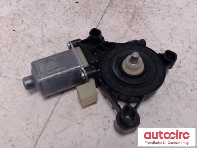 Ruteheis, kun motor, høyre foran til Škoda Octavia 2013-2016 (Type III, Fase 1)  (BOSCH|0130822716|S850202100|5Q0959802B)