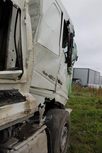 Lastebil Volvo FH 2014-2020 (Versjon 4) delebil , Motorkode: D13K420, Girkassekode: AT2612F
