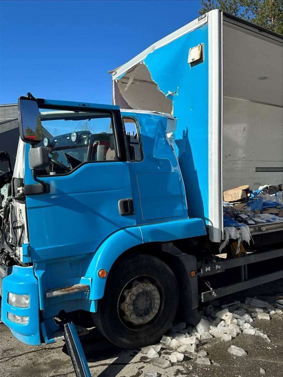 Lastebil MAN TGM 2005-->> , Motorkode: D08, Girkassekode: 12AS1210TD