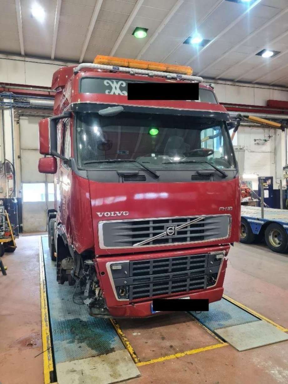 Lastebil Volvo FH 2002-2008 (Versjon 2) (Versjon 2), Motorkode: D16E660, Girkassekode: ATO3112C