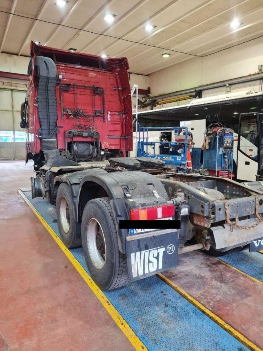 Lastebil Volvo FH 2002-2008 (Versjon 2) (Versjon 2), Motorkode: D16E660, Girkassekode: ATO3112C
