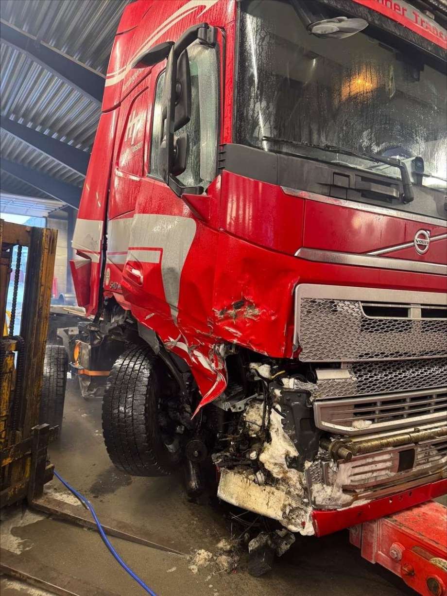 Lastebil Volvo FH 2014-2020 (Versjon 4) delebil , Motorkode: D13K540, Girkassekode: SPO2812