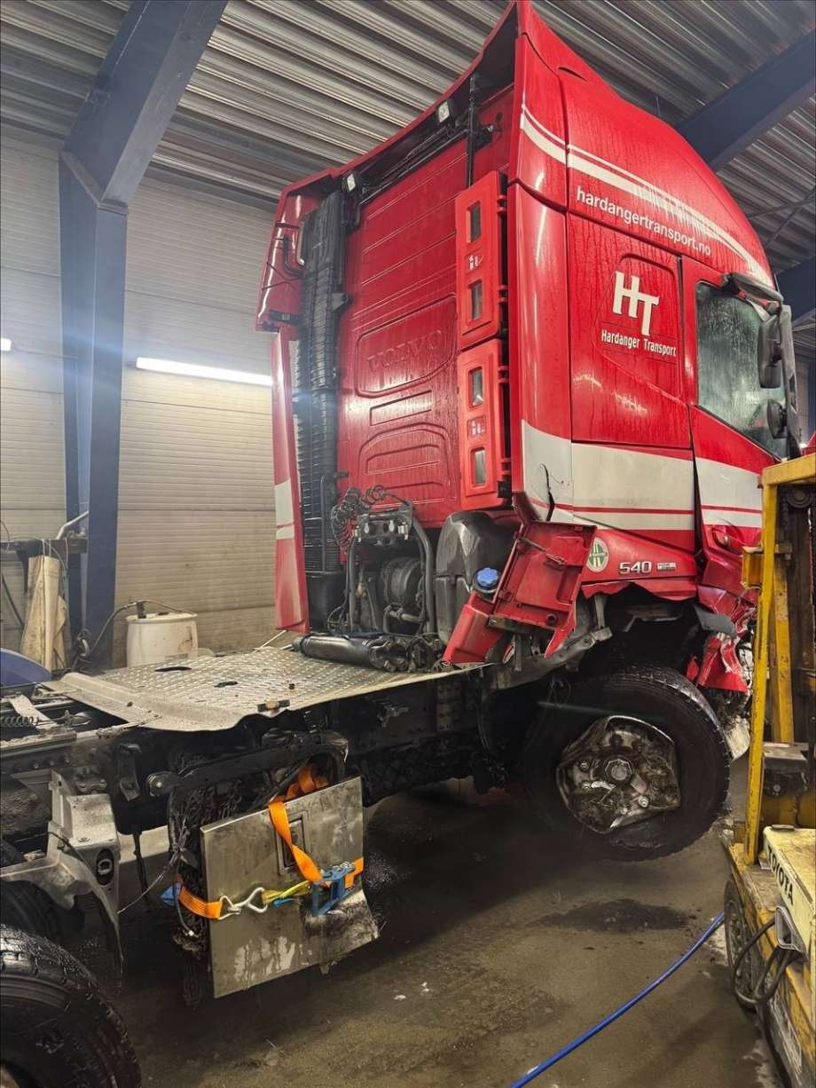 Lastebil Volvo FH 2014-2020 (Versjon 4) delebil , Motorkode: D13K540, Girkassekode: SPO2812