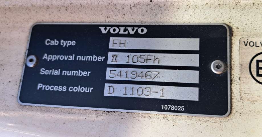 Lastebil Volvo FH 2002-2008 (Versjon 2) delebil , Motorkode: D16E580, Girkassekode: ATO3112C
