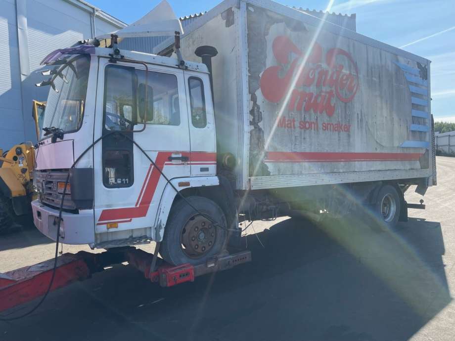 Lastebil Volvo FL, 1986-1995  delebil 