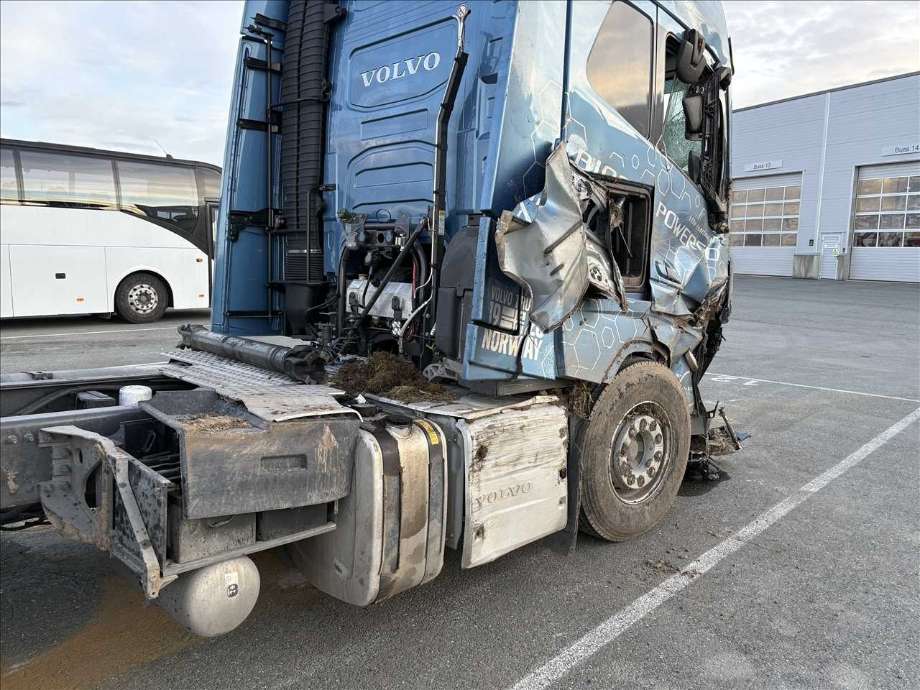 Lastebil Volvo FH 2021-->> (Versjon 5) (Versjon 5), Motorkode: G13C460 K7, Girkassekode: AT2612F
