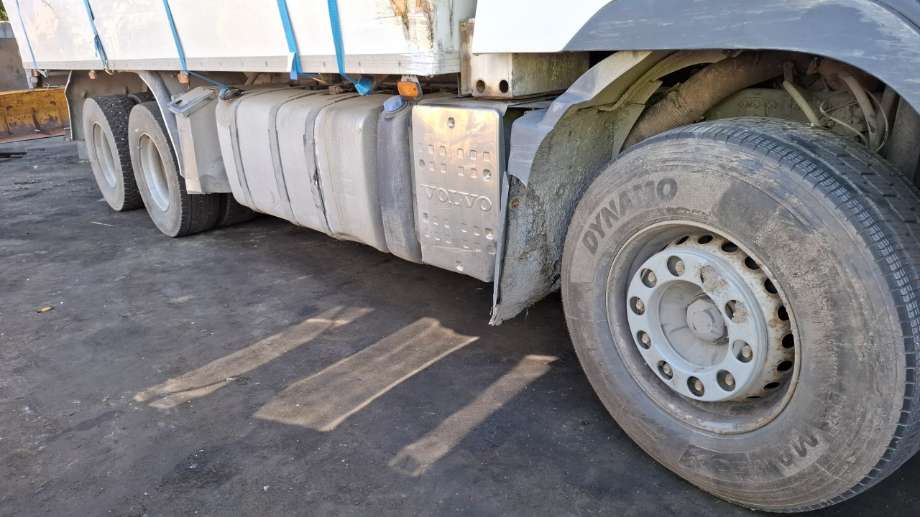 Lastebil Volvo FH 2002-2008 (Versjon 2) delebil , Motorkode: D13A520, Girkassekode: TA2512C