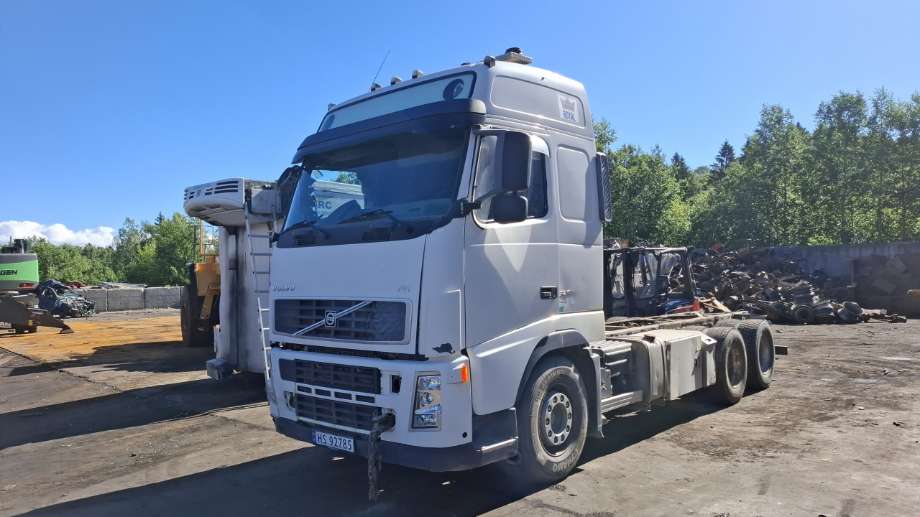 Lastebil Volvo FH 2002-2008 (Versjon 2) delebil , Motorkode: D13A520, Girkassekode: TA2512C