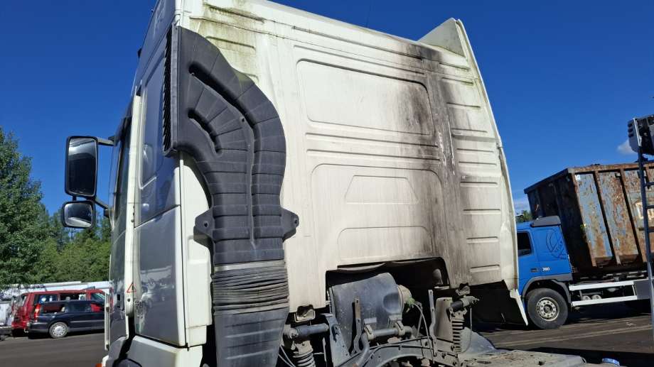 Lastebil Volvo FH 2002-2008 (Versjon 2) delebil , Motorkode: D13A520, Girkassekode: TA2512C